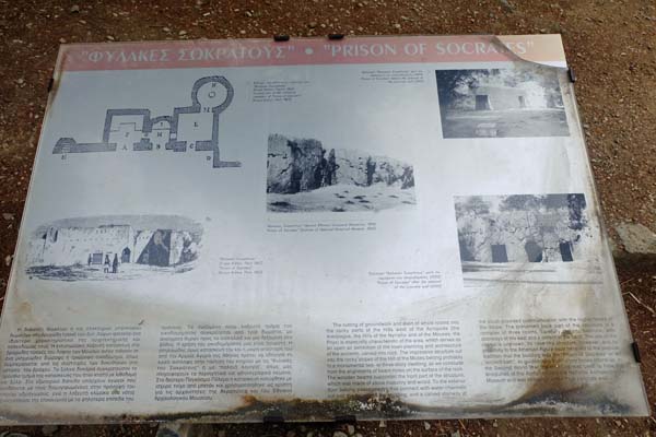 Athen Filopappou-Hill The Prison of Socrates Infotafel
