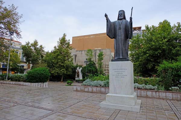 Athen Monastiraki Statue-of-Damaskinos-Papandreou