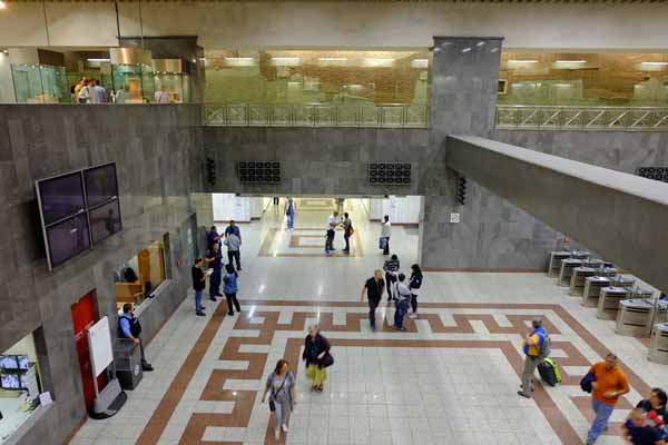 Athen Syntagma-Platz_Metro-Station
