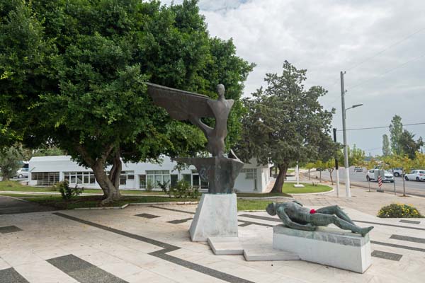 Athen Glyfada Square Saint Constantine