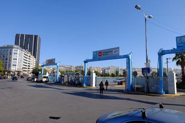 Pir&auml;us Hafen Gate