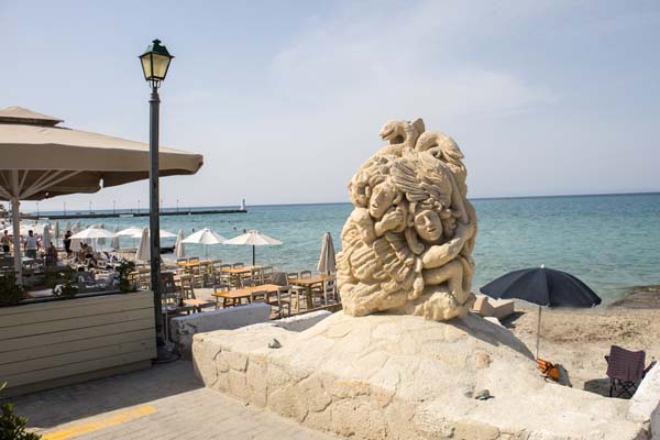 Pefkochori Strand Skulptur