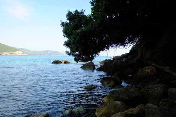 Lichnos Beach Felsen