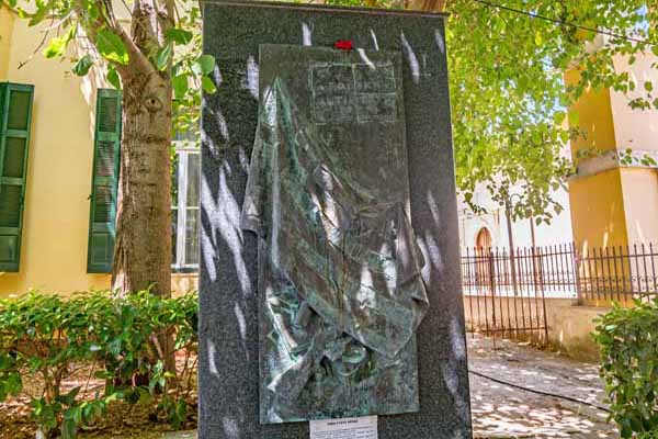 Preveza Denkmal
