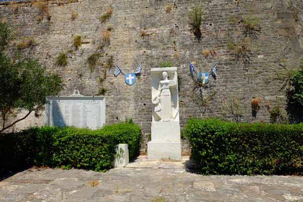 Preveza Denkmal