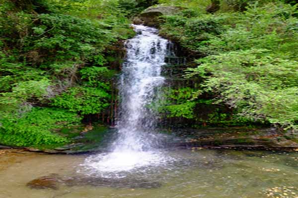 Platanistos Wasserfall