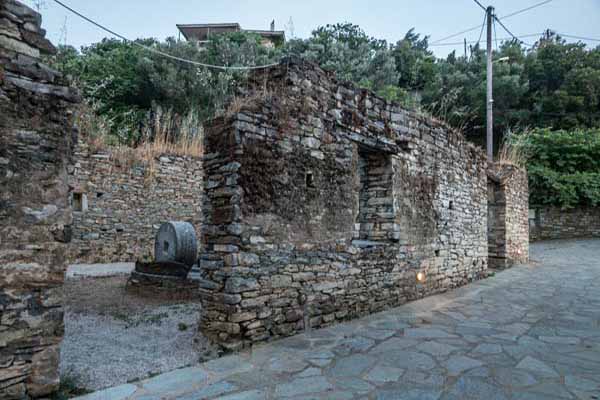 Styra Am großen Brunnen Ruine