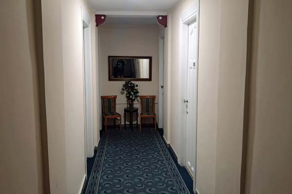 Athen Hotel Cecil Flur