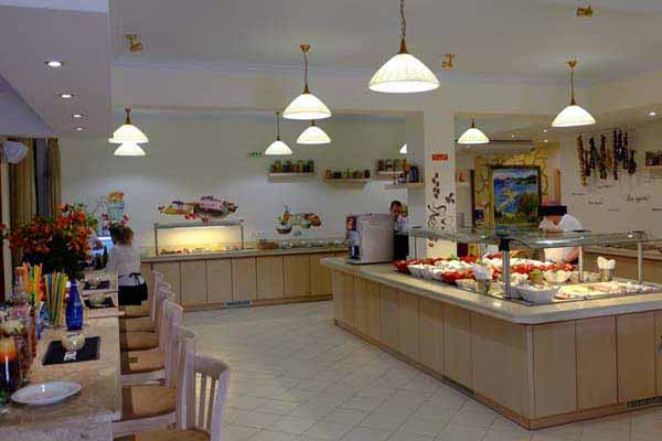 Robolla Beach Aparthotel