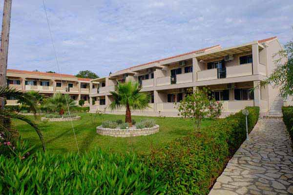 Robolla Beach Aparthotel