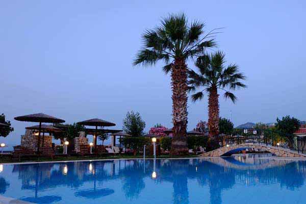 Robolla Beach Aparthotel