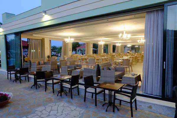 Robolla Beach Aparthotel