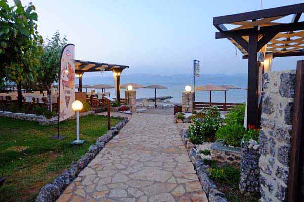 Robolla Beach Aparthotel