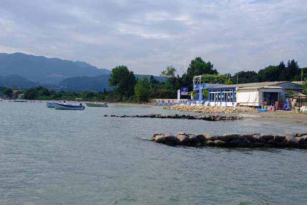Robolla Beach Aparthotel