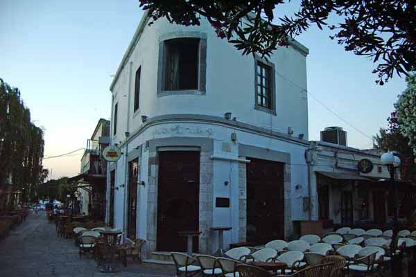 Kos Stadt Bar White Corner