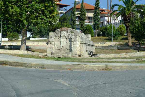 Fountain-of-Pella