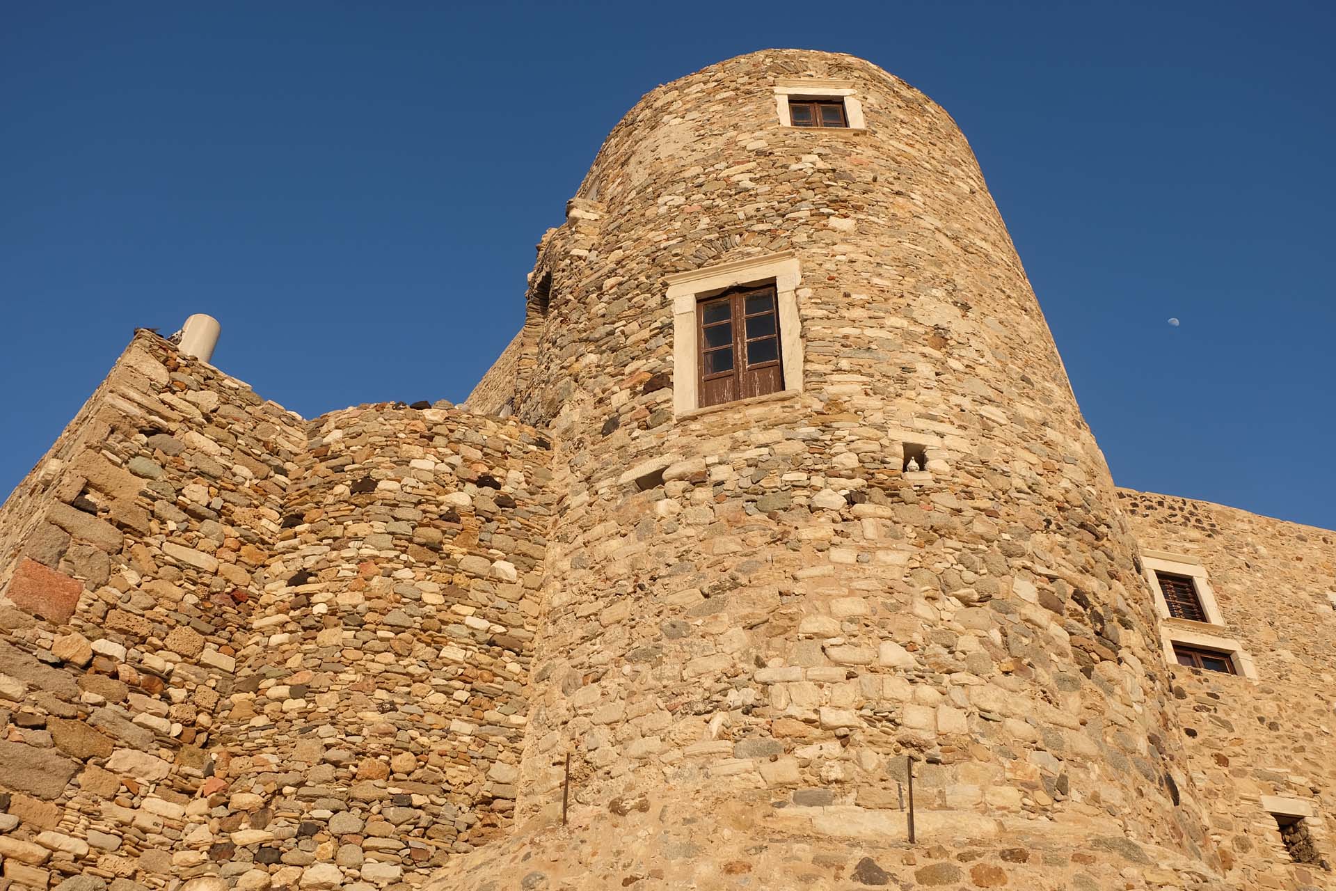 Festungsmauern und Wehrturm
