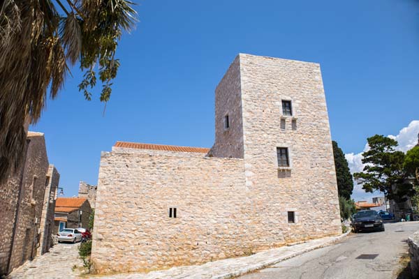 Aeropoli Pikoulakis Tower Museum
