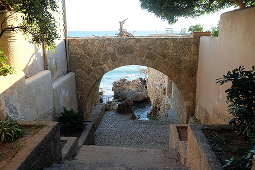 Arkoudi Treppe zum Meer