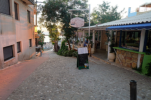 Arkoudi Weg zum Strand