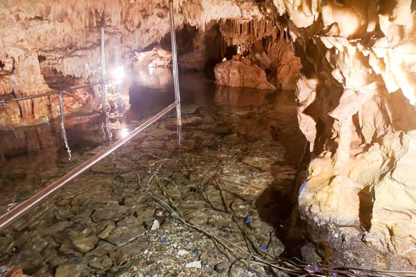 Diros Höhle