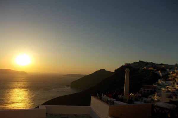 Sonnenuntergang ueber Fira