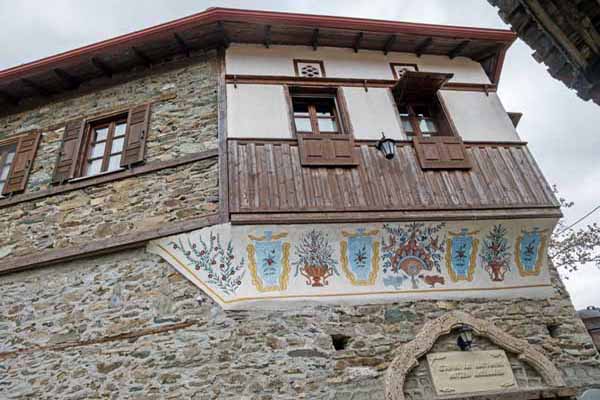 Ambelakia Gässschen und Steinhäuser