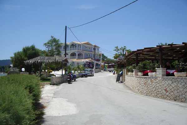 Agios Sostis Supermarkt