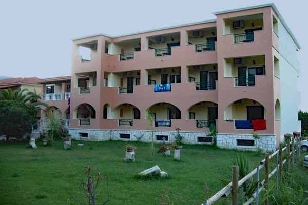 Porto Koukla / Koukla Mare Studios
